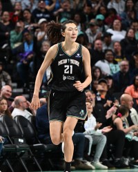 ipad版-得分全场最高！WNBA季前赛 韩旭10投6中&amp;罚球7中7砍20分2板1助2帽