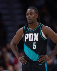 35岁266天！霍勒迪刷新单场35分10助&amp;真实命中率90%+最老纪录