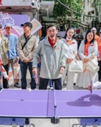 安卓版-“沪超”校园赛太燃了：徐寅生陆元盛手把手教小球员，“小版樊振东”有点猛|乒乓|程之|乒乓球|巨鹿|比赛_新浪体育_新浪新闻